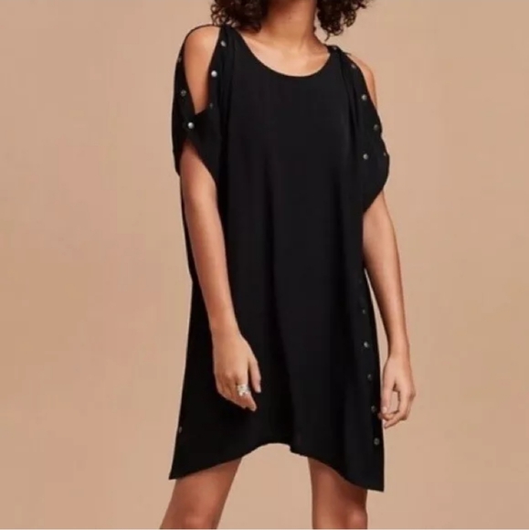 Wilfred Dresses & Skirts - Wilfred Free Aamito shift dress black Sz S Oversize